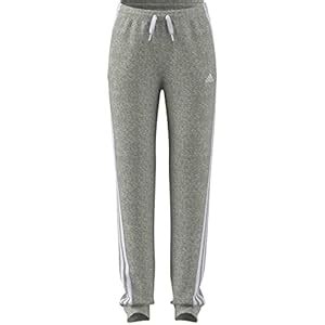 meisje in adidas broek met dikke billen|Adidas sport broek.